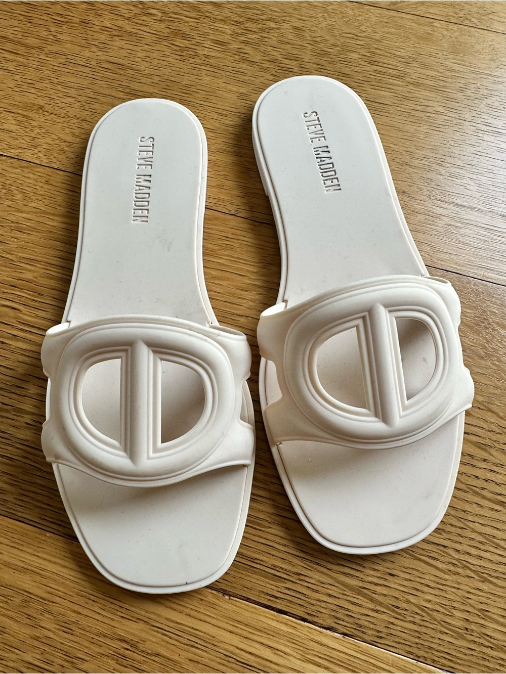 Steve Madden Jellie Slide Sandals in Off-White Size 6